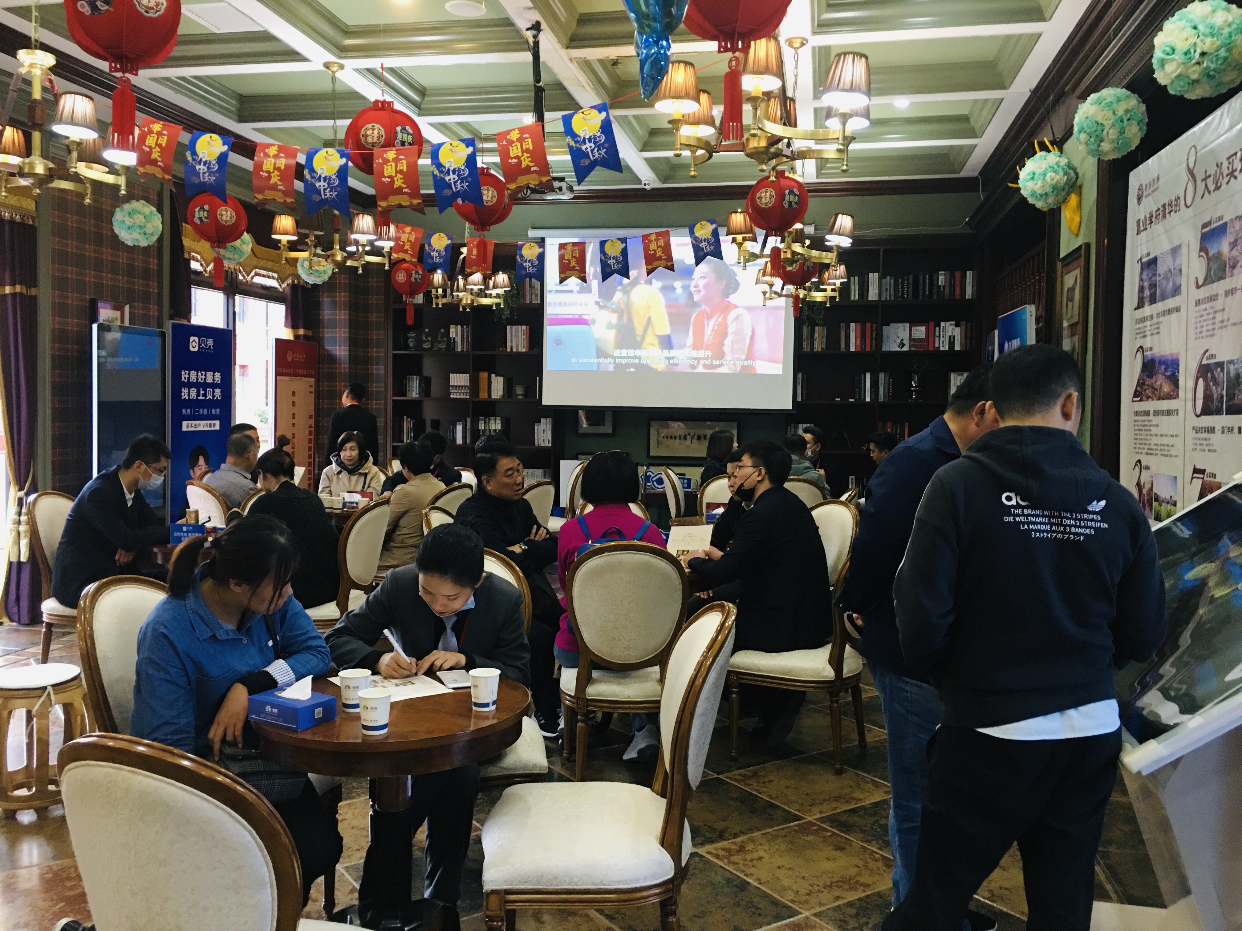 学府清华座无虚席.JPG